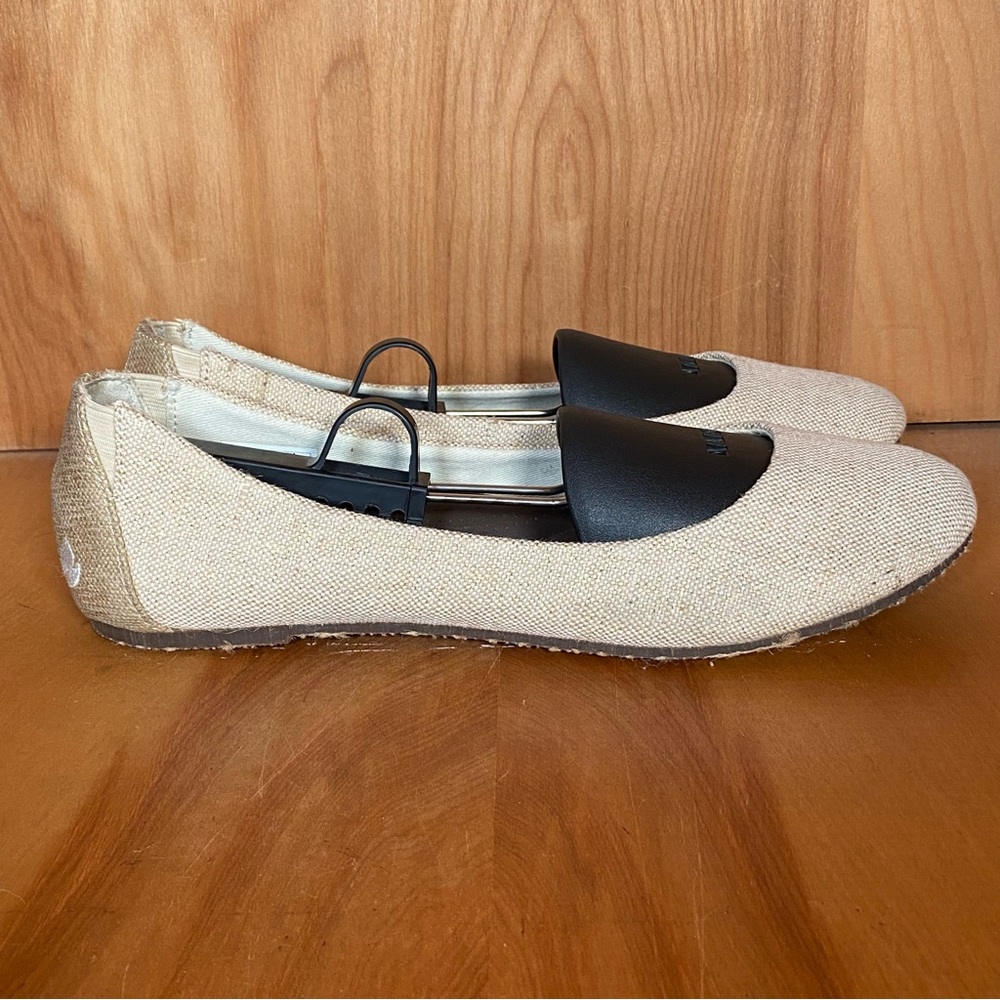 Womens 10 Reef Tropic Flats Crème SEF1431, like new